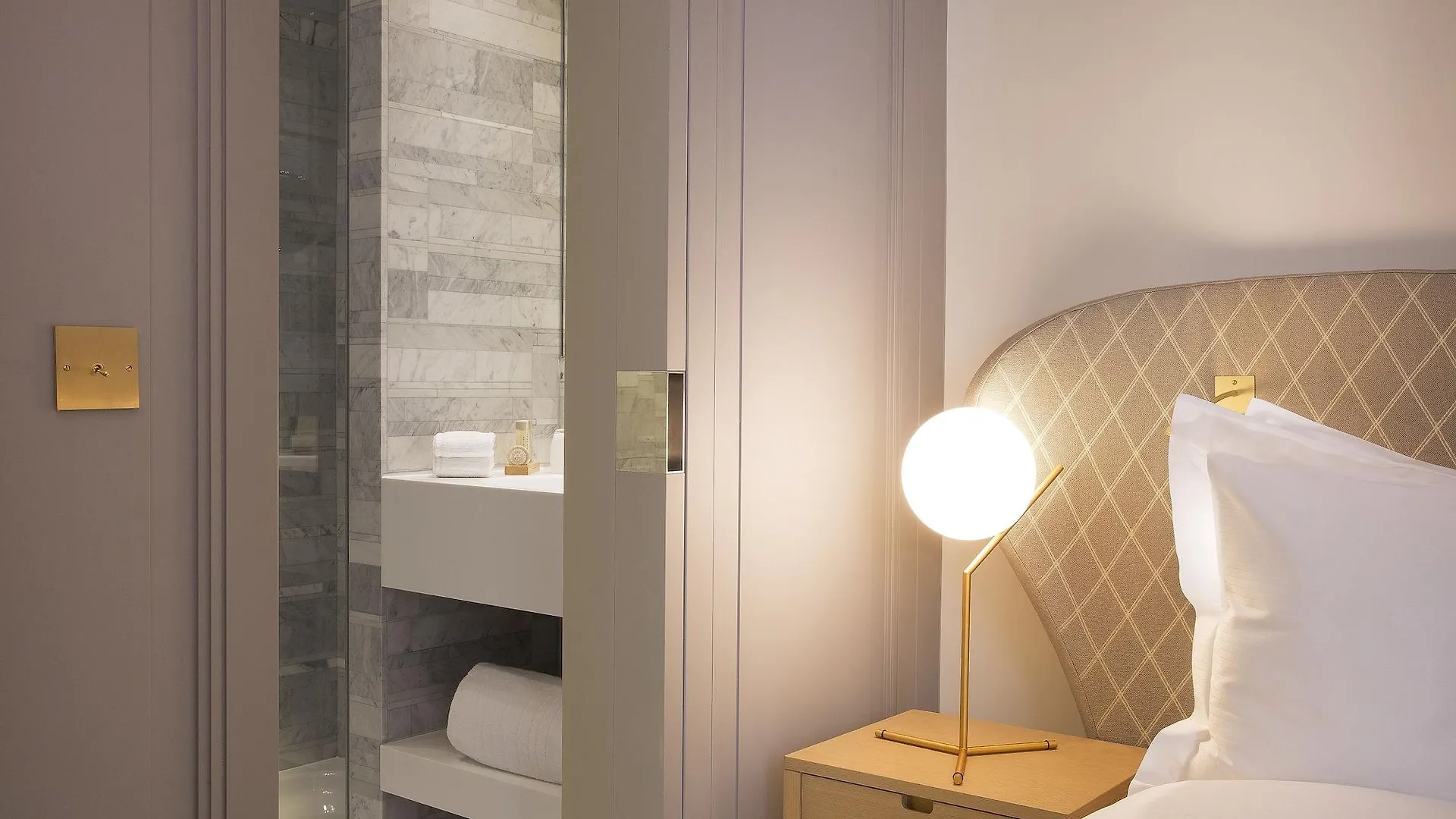 Hotel Le Marianne Paris